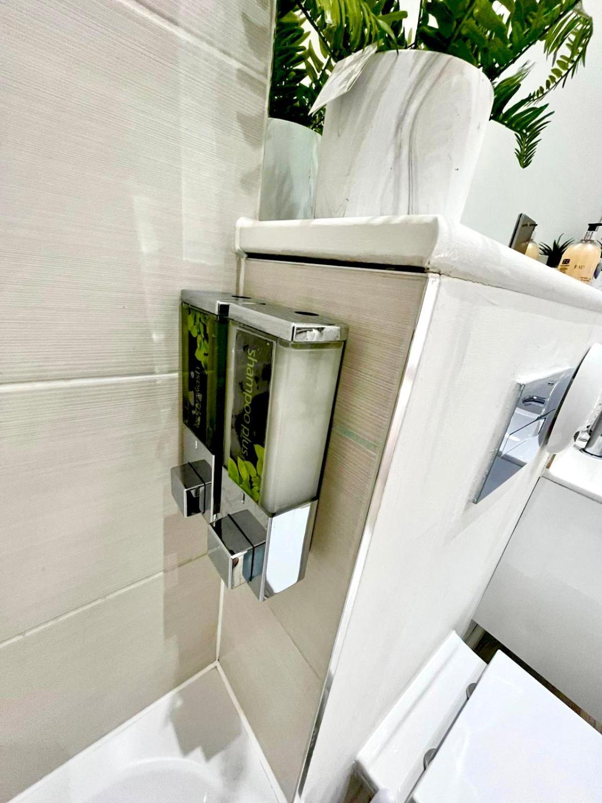 Appartamento The Penthouse Margate, Balconies, Sea View, Gated Parking, Air Con! Esterno foto