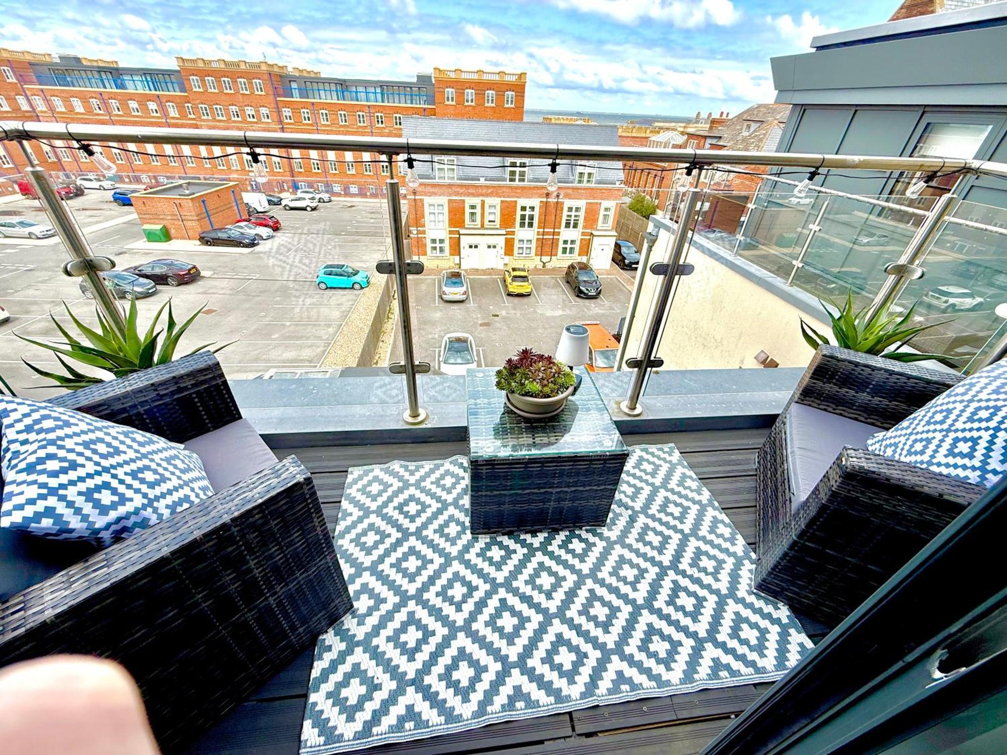 Appartamento The Penthouse Margate, Balconies, Sea View, Gated Parking, Air Con! Esterno foto